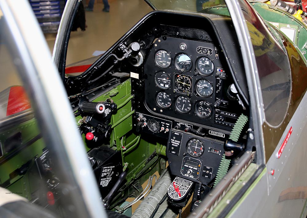 P-51_Dutchman_cockpit_2015-01-192.jpg