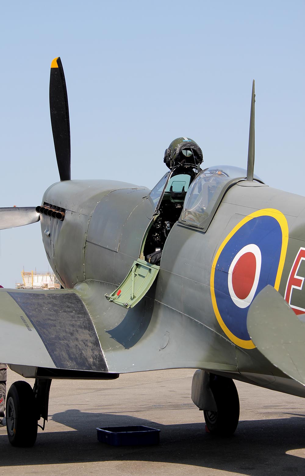 Spitfire_MkXVI_TE184_2011-04-206.jpg